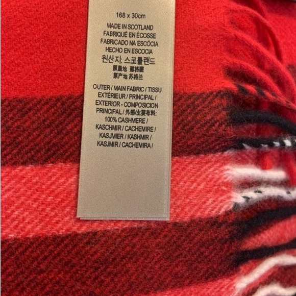 Burberry authentic classic check cashmere scarf - Picture 6 of 9